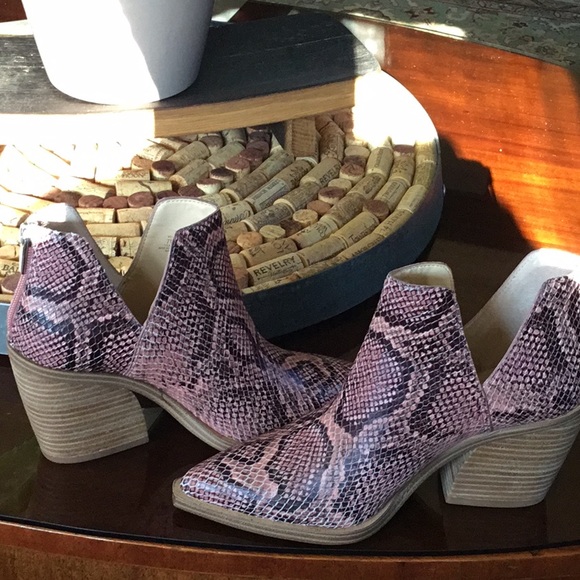 Vince Camuto rosewood snake booties - Picture 3 of 4